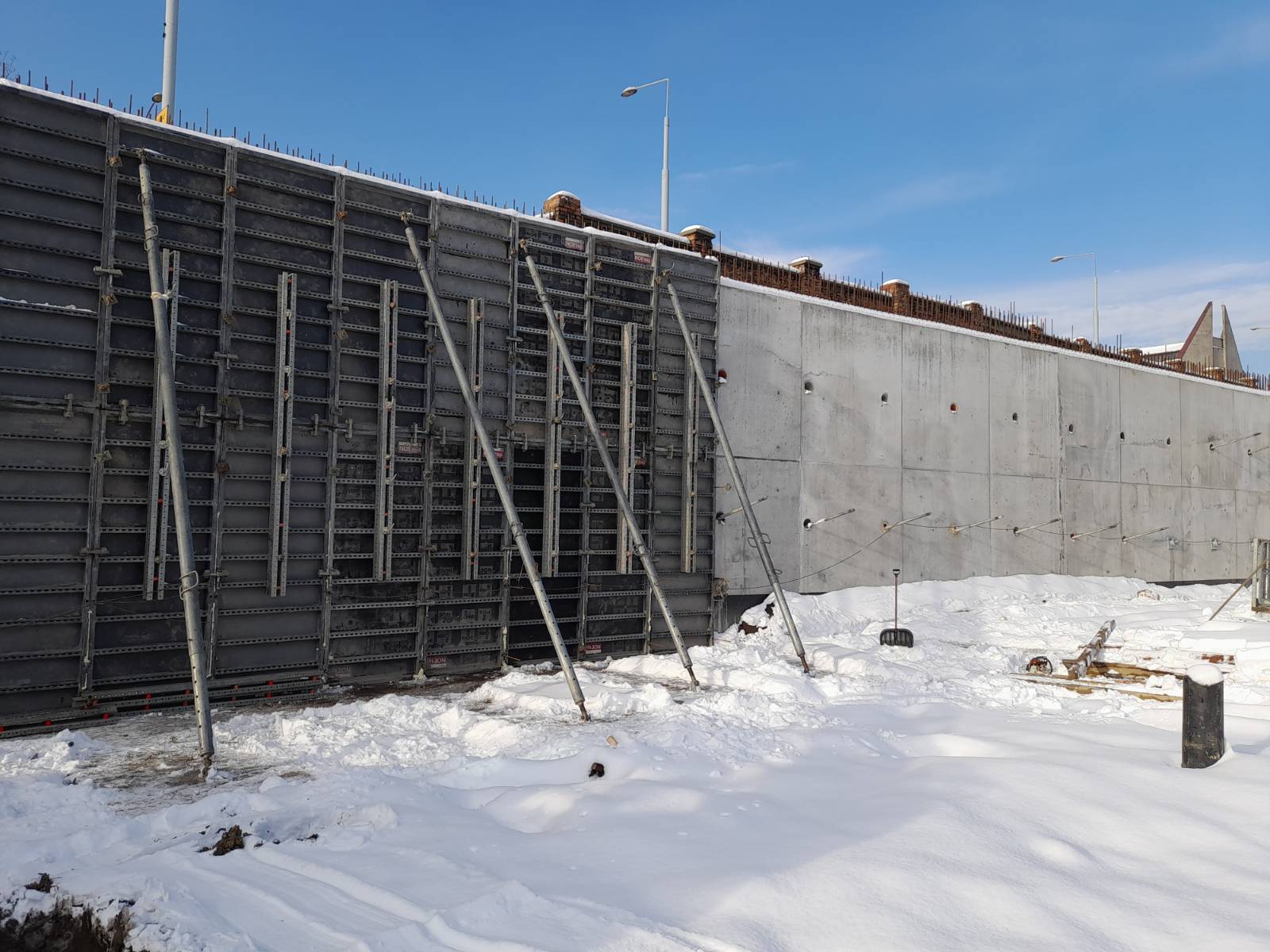 NOEtop na murach oporowych w Chorzowie